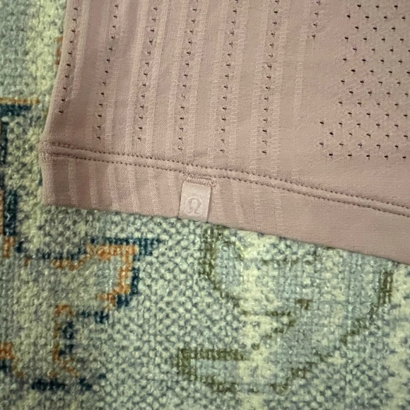 Lululemon athletic shirt - Picture 5 of 5